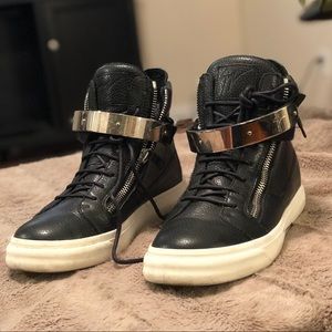 Giuseppe authentic /slightly worn great condition